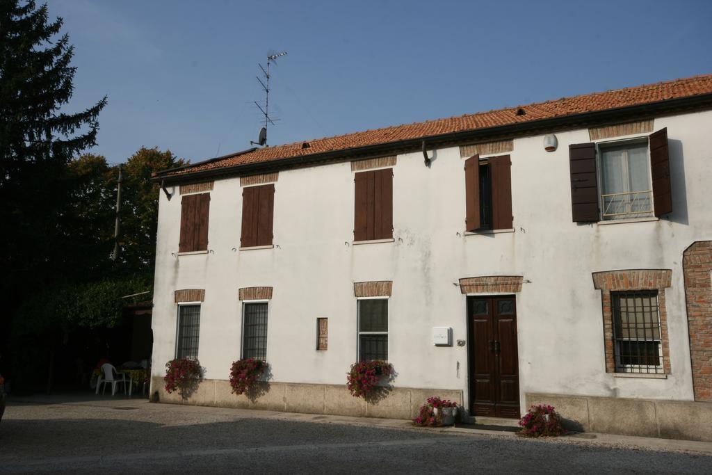 Corte Posta B&B - Parcheggio E Bagno In Camera Mantoue Extérieur photo