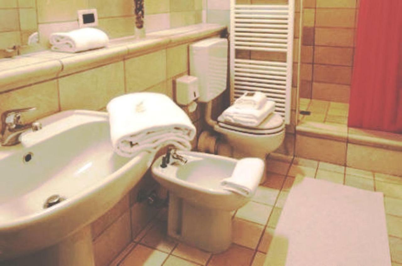Corte Posta B&B - Parcheggio E Bagno In Camera Mantoue Extérieur photo